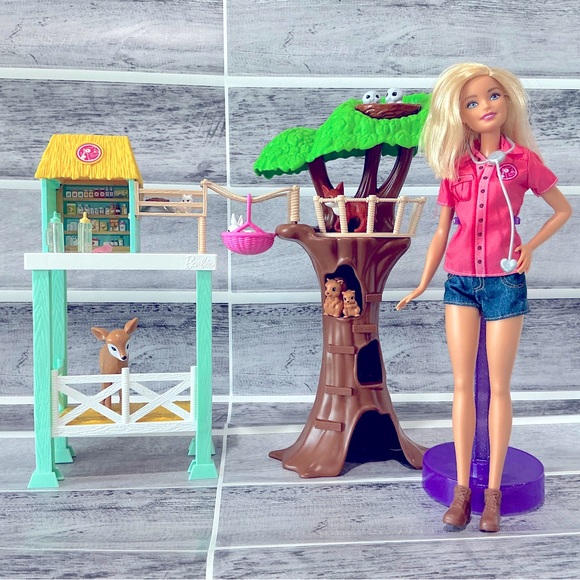 Barbie Animal Rescuer Vet Doll Set - Picture 1 of 1